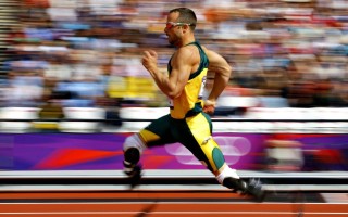 雄鹿利文斯顿赛季场均多少分，利文斯顿拿过几次总冠军